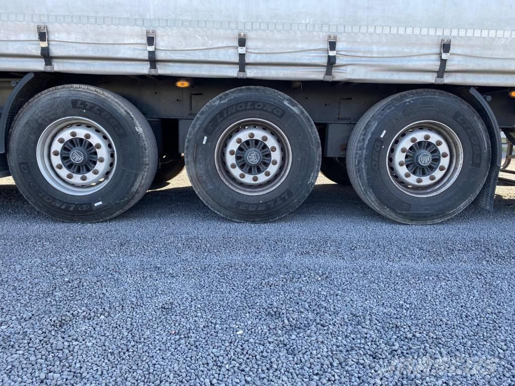 Kögel SN 24 Gardintrailer