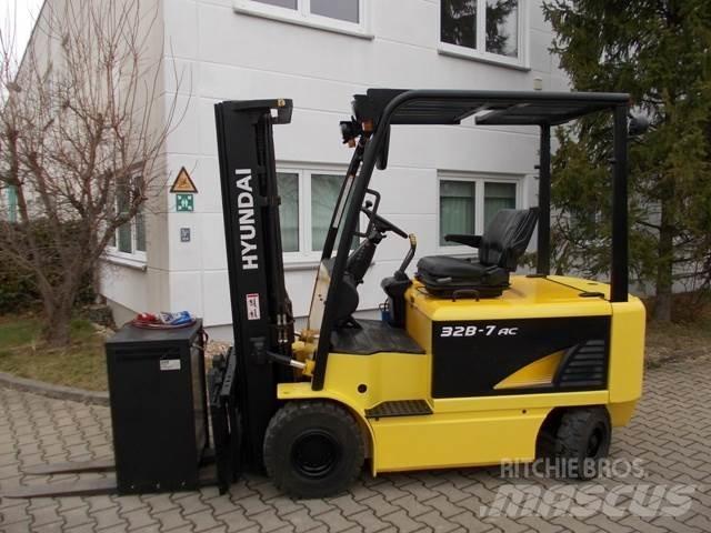 Hyundai 32 B-7 Elektriske trucker