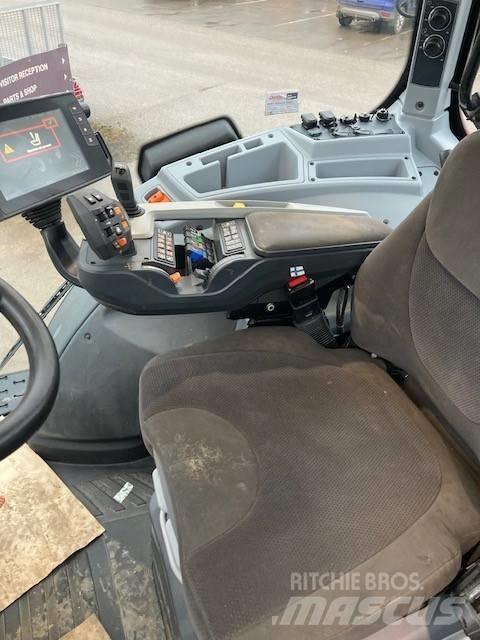 Valtra T214 Versu Traktorer