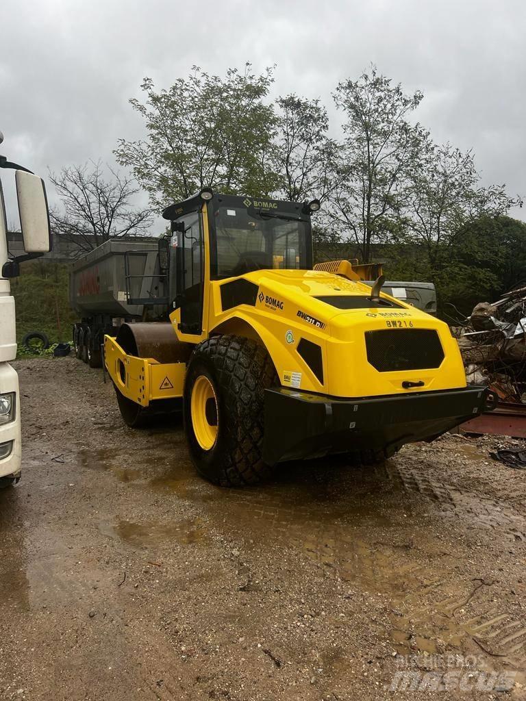 Bomag BW211 D5 Valsetog