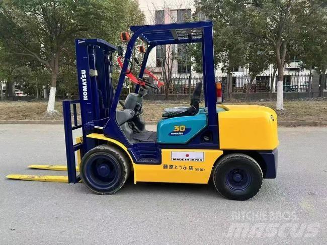 Komatsu FD 30 T-14 Diesel Trucker