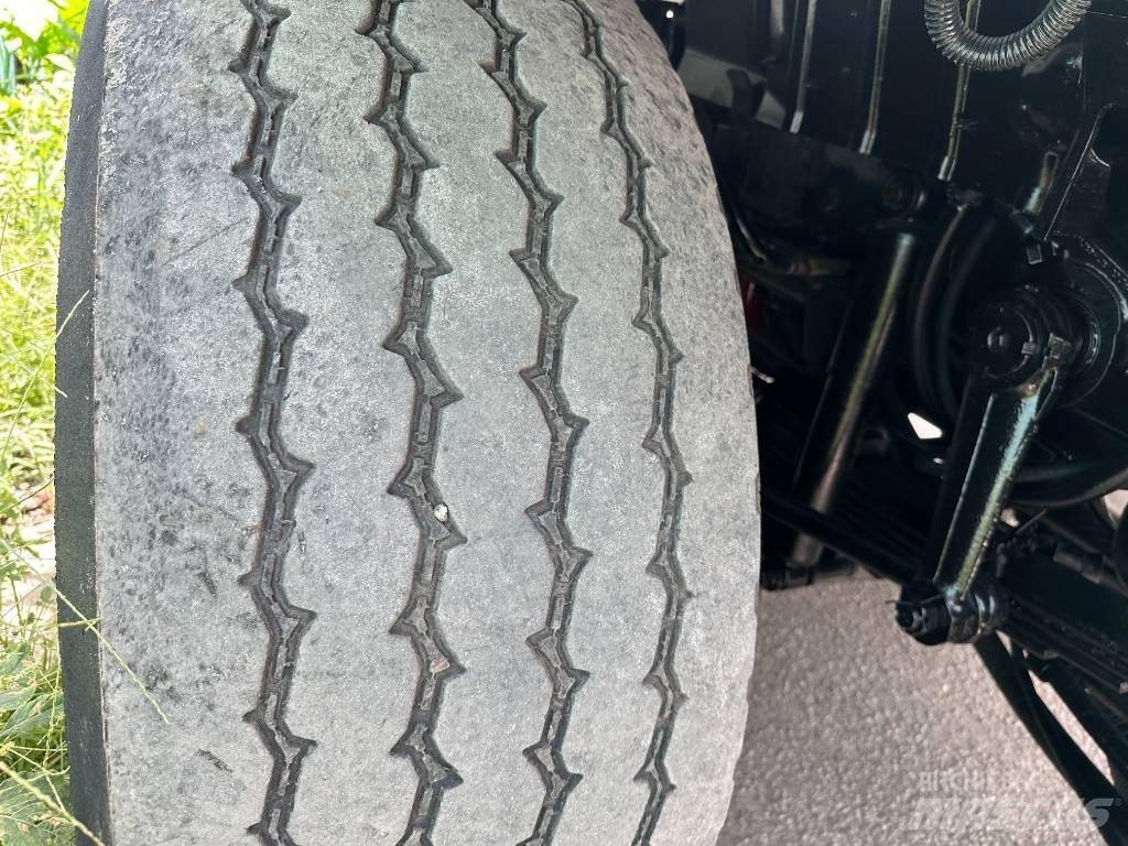 International 7400 Slamsugere