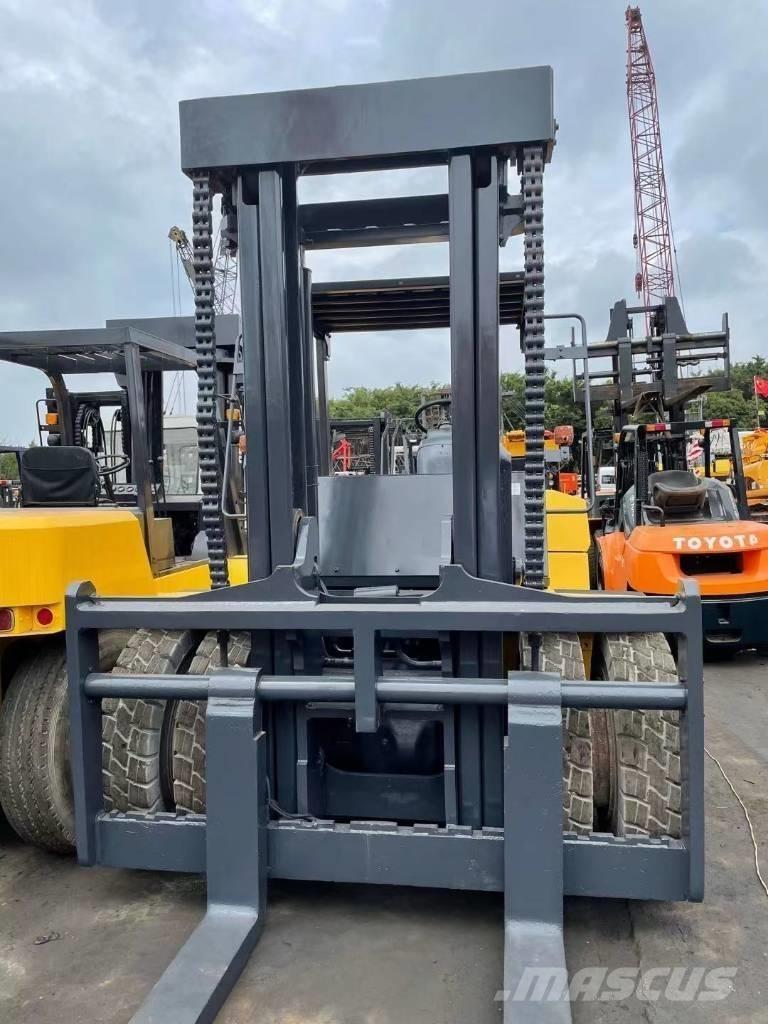 Komatsu 20 Ton Diesel Trucker