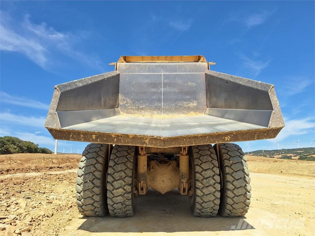 Komatsu HD 605-7E0 Tipptrucker