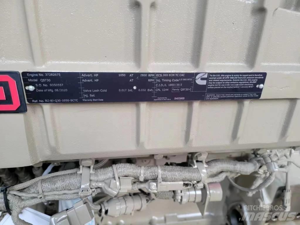 Cummins QST30 Motorer