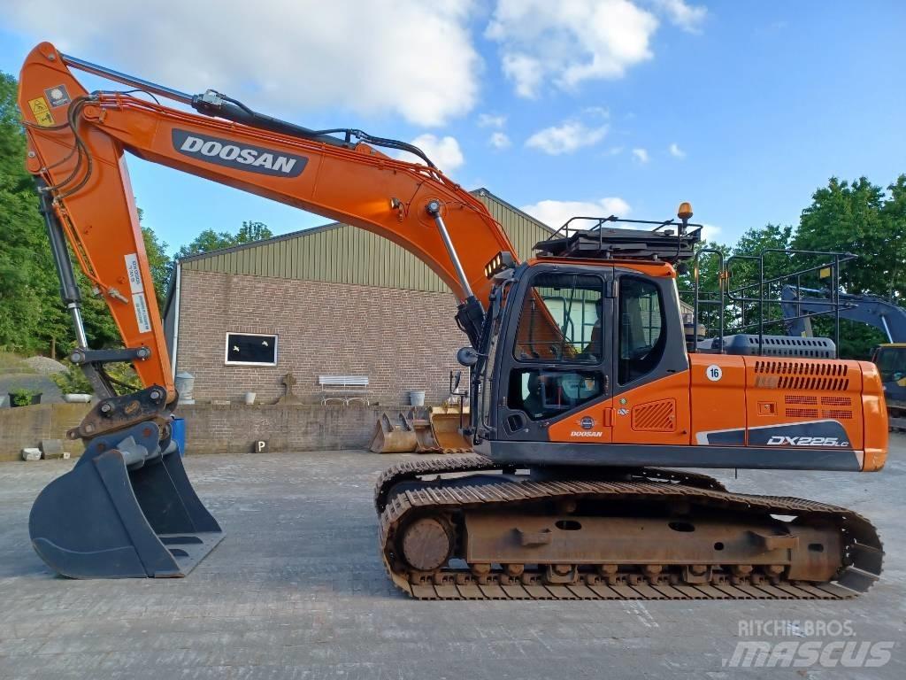 Doosan DX 225 LC-5 Beltegraver