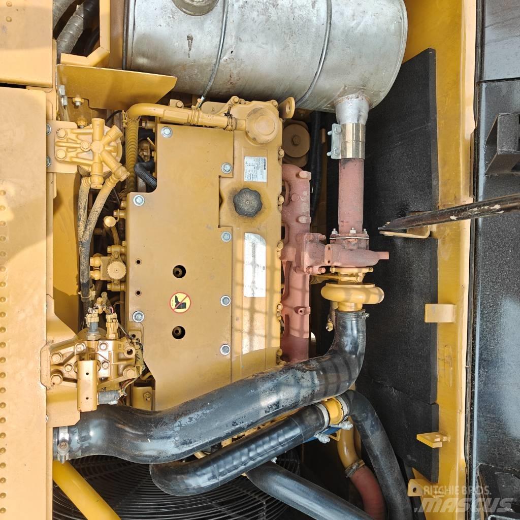 CAT 323 D L Beltegraver