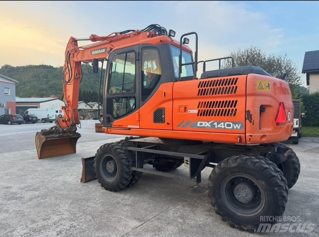 Doosan DX 140 W Hjulgravere