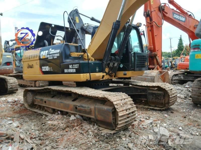 CAT 323 D L Beltegraver