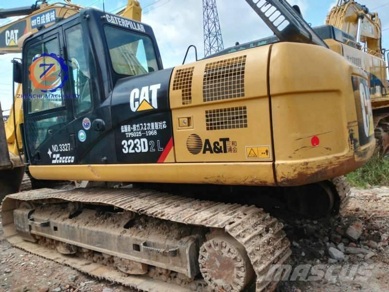 CAT 323 D L Beltegraver