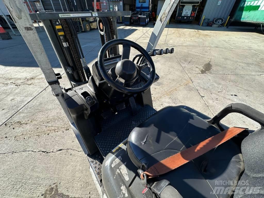 Nissan MCP1 Gaffeltrucker - Annet