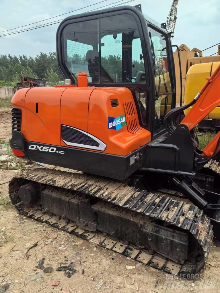 Doosan DX 60 Beltegraver