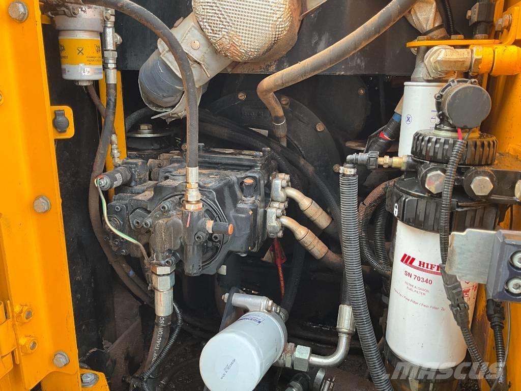 JCB JS 130 LC Beltegraver