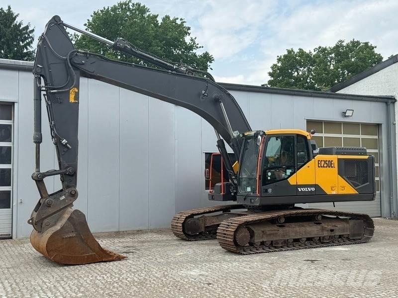 Volvo EC 250 EL Beltegraver