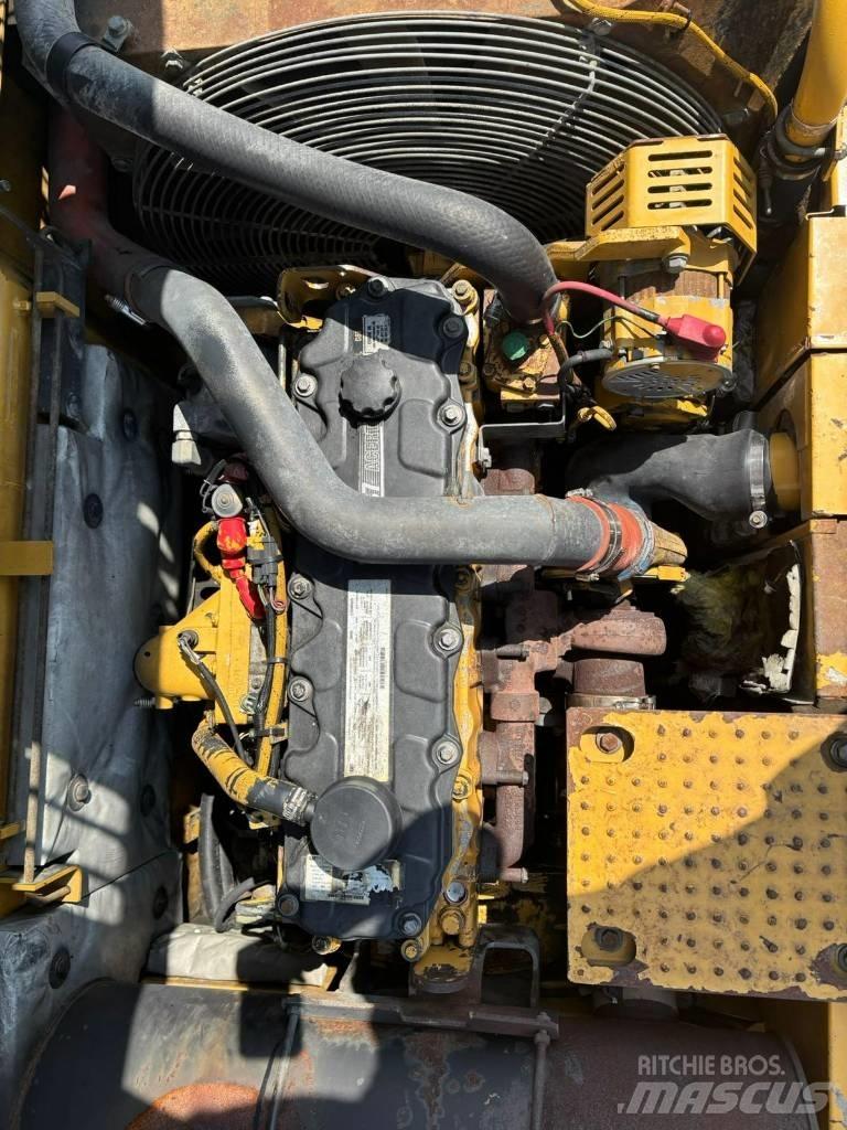 CAT 325 D L Beltegraver