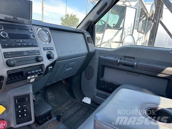 Ford F 750 Renovasjonsbil