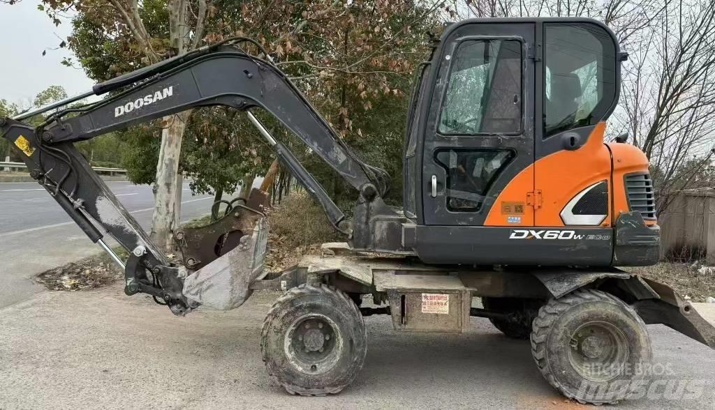 Doosan DX 60 Hjulgravere