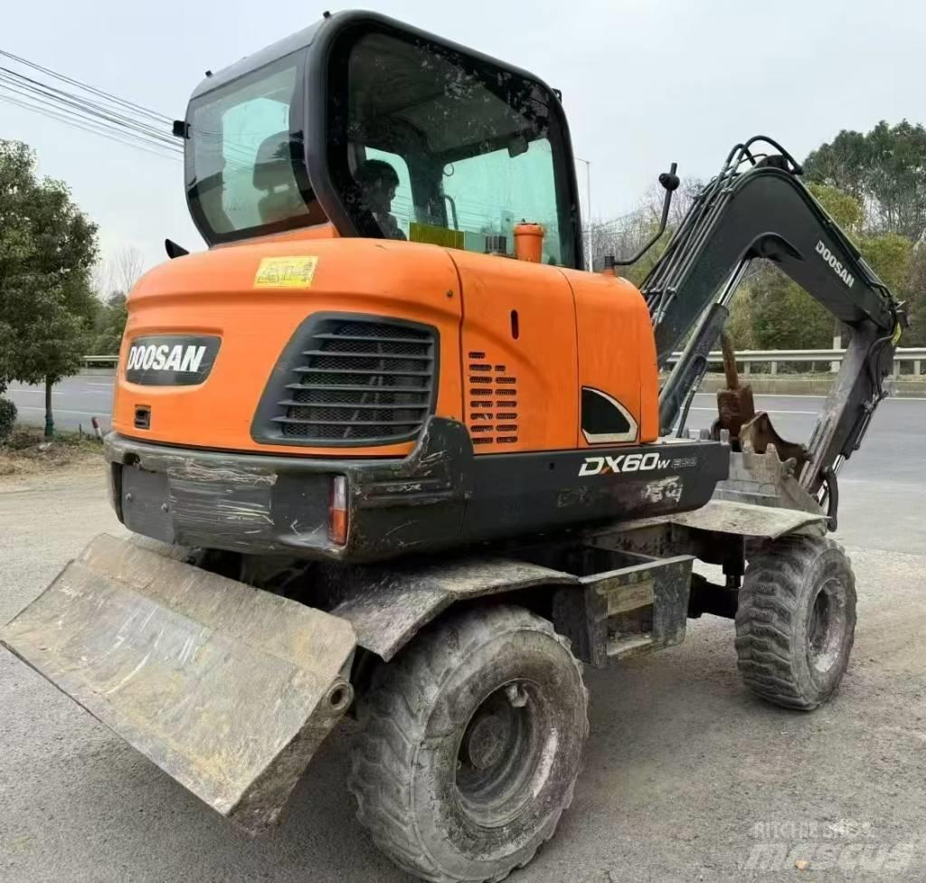 Doosan DX 60 Hjulgravere