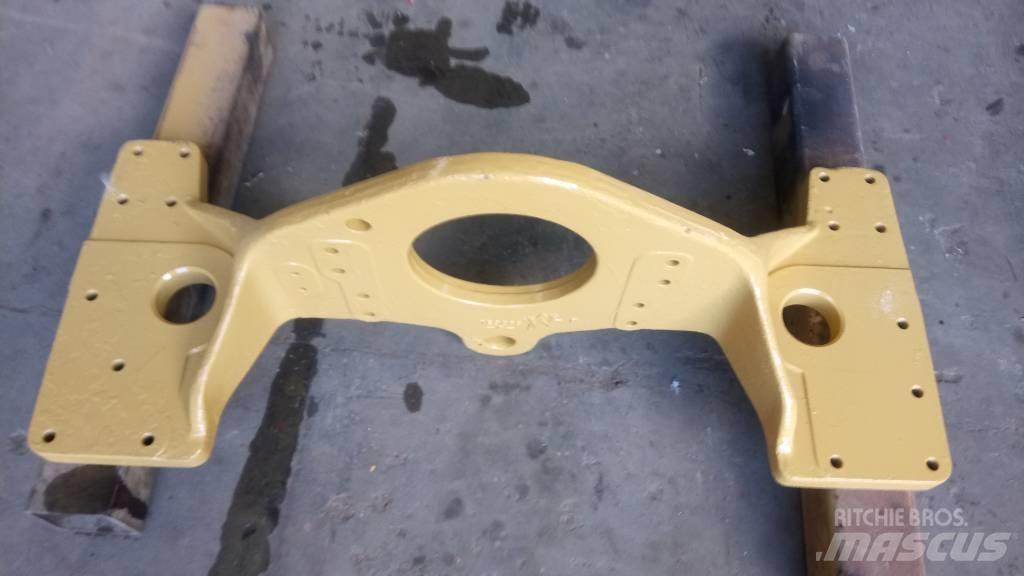 CAT 245 Chassis og understell