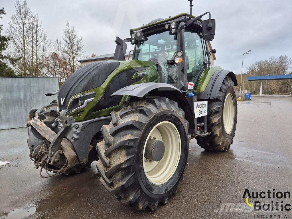 Valtra T235 Traktorer