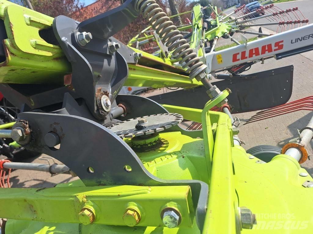 CLAAS Liner 2900 Svanser