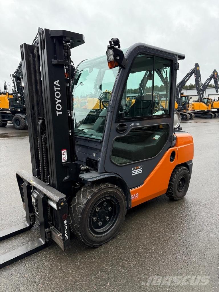 Toyota 02-8 FGJF 35 Propan trucker