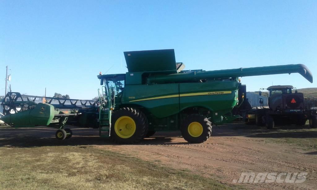 John Deere S 670 Skurtreskere