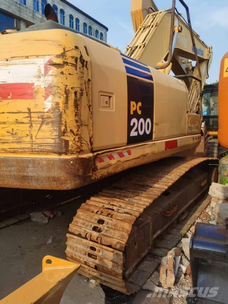 Komatsu PC 200-7 Beltegraver