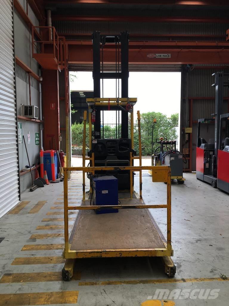 Hyster R30XMF3 Høytløftende plukketruck