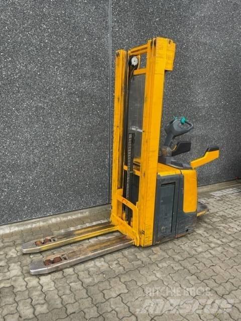 Jungheinrich ERC 216 Stablere