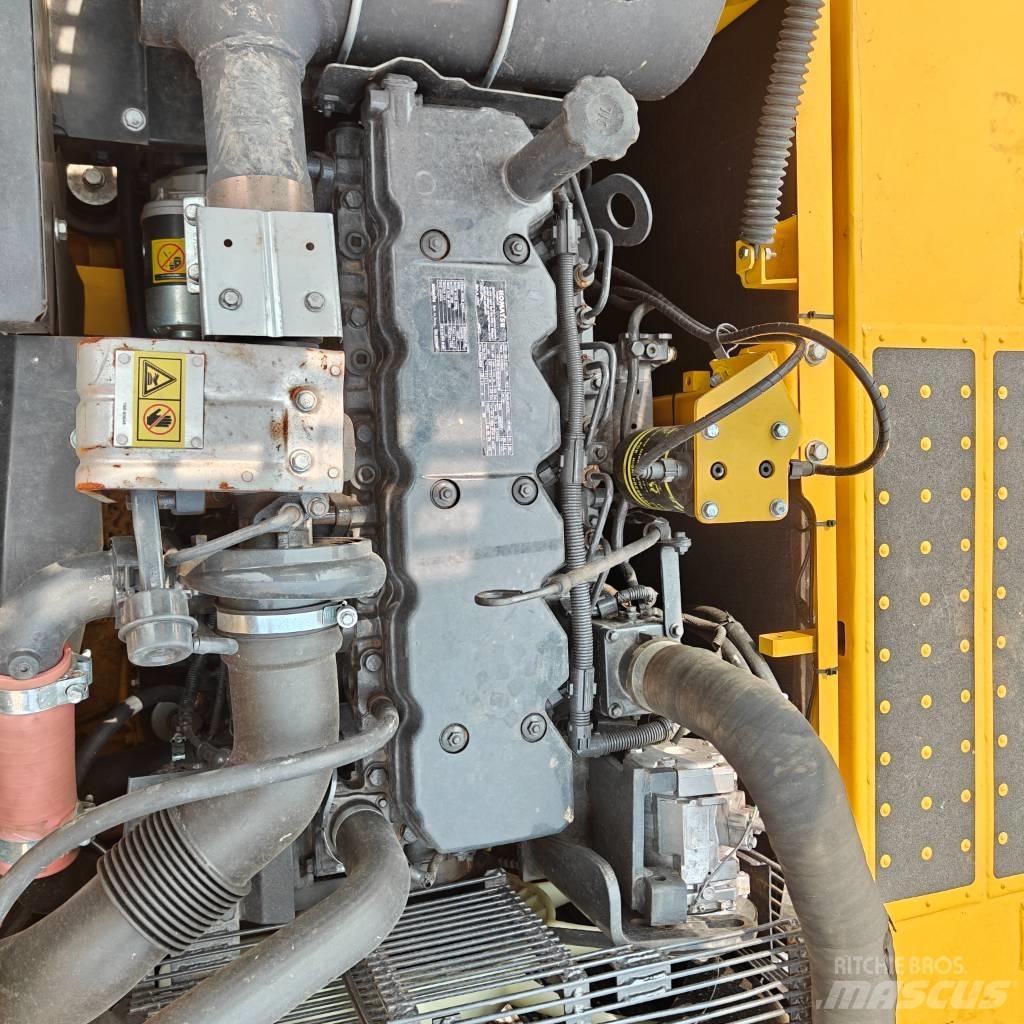 Komatsu 240-8 Beltegraver
