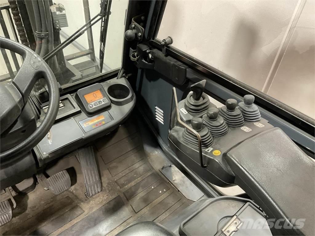 Toyota 40-8FD40N Diesel Trucker