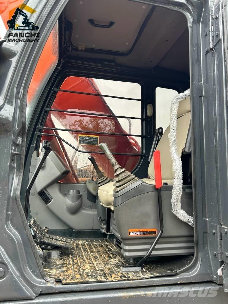 Hitachi 210LC Beltegraver