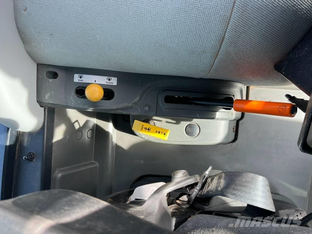 CLAAS Atos 230 Traktorer