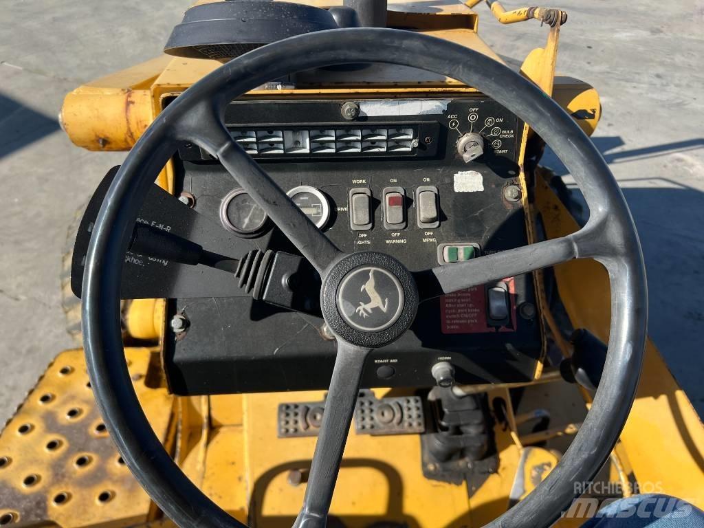 John Deere 210 LE Frontlastere og graveredskap