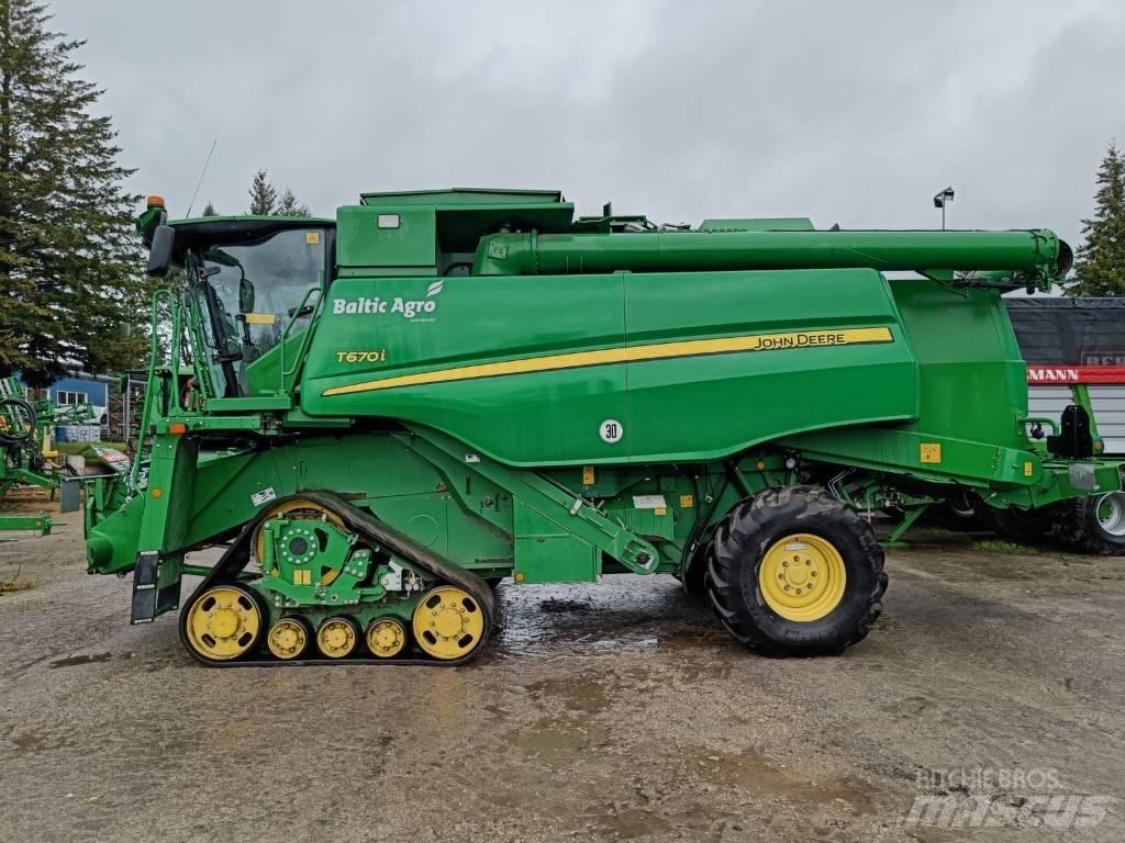 John Deere T670i Skurtreskere