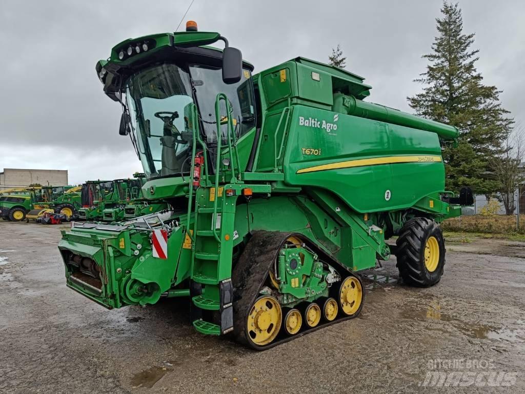 John Deere T670i Skurtreskere