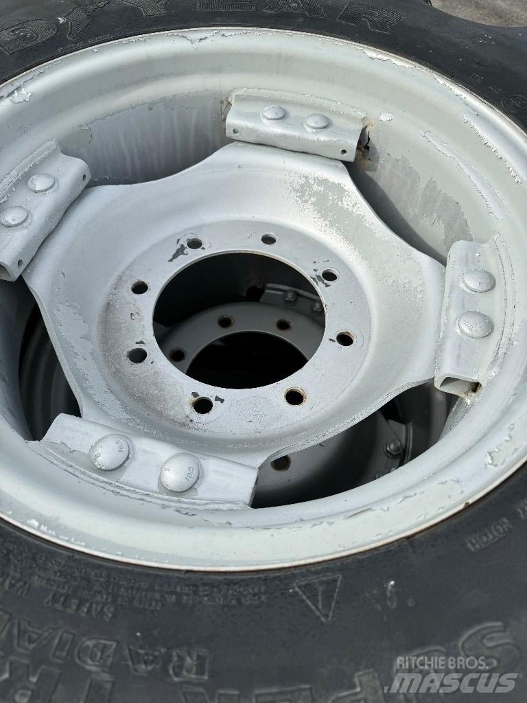 Goodyear 13.6R38 Dekk, hjul og felger