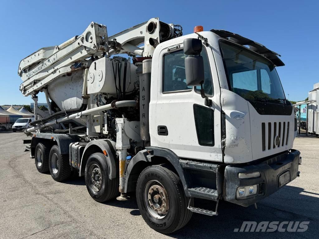 Astra Betonpompa Betongbiler