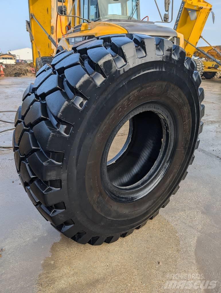 Bridgestone VLTS Dekk, hjul og felger