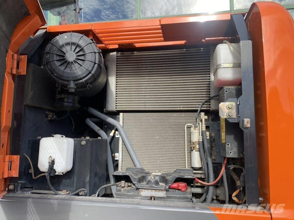 Hitachi ZX 140 W-3 Hjulgravere