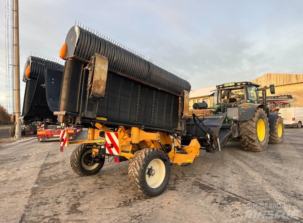 Oxbo 334 Svanser