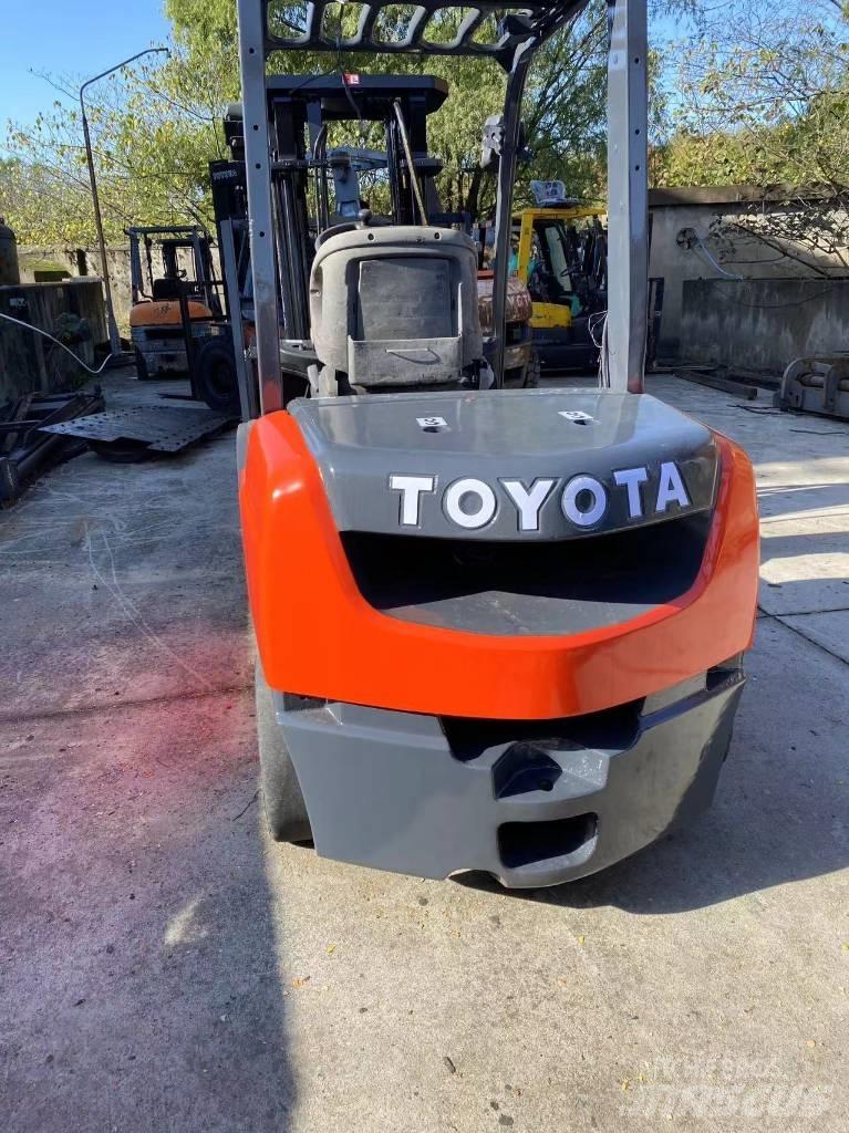 Toyota FD 30 Diesel Trucker