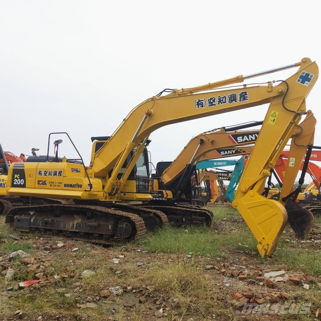 Komatsu PC200-8 Beltegraver