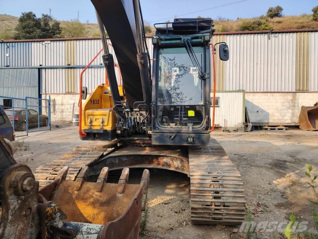 Volvo EC 220 E Beltegraver