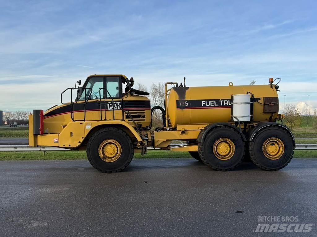 CAT 725 Fuel truck Tankbiler