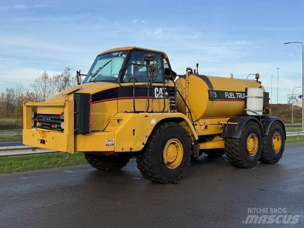 CAT 725 Fuel truck Tankbiler