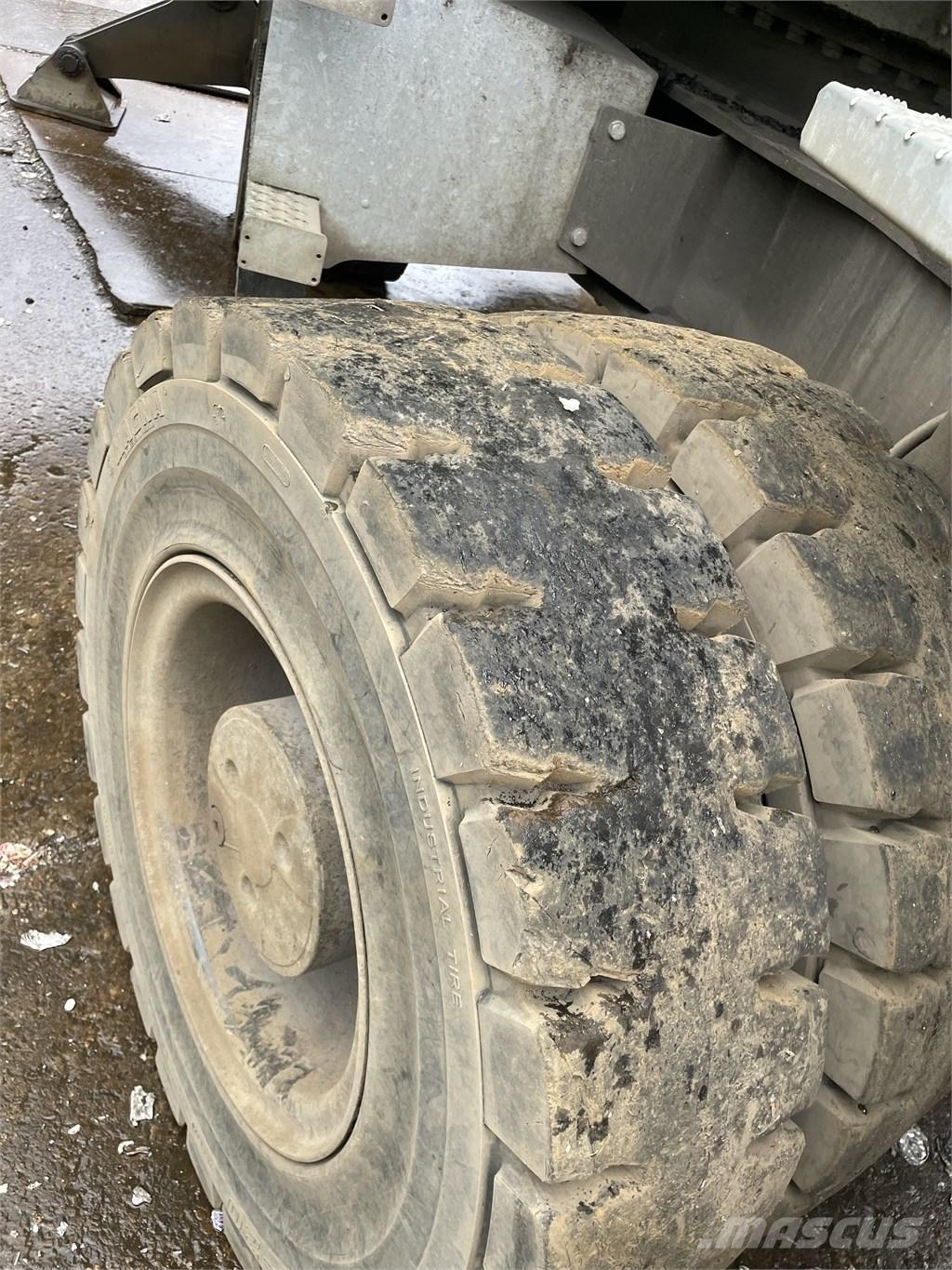 Sennebogen 830 E Truck - Annet