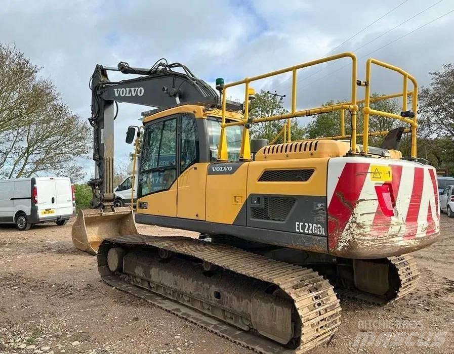 Volvo EC 220 DL Beltegraver