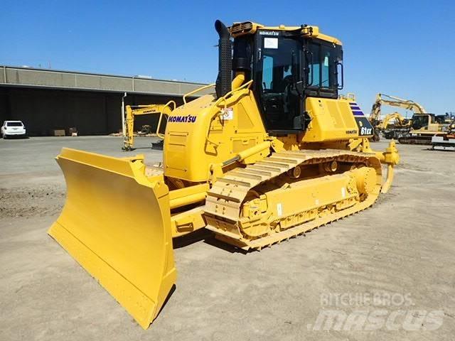 Komatsu D61EX-24 Dozere Beltegående